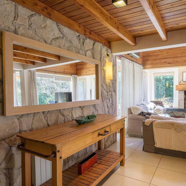 Cálida Casa en San Martín de Los Andes Centro - Casa de 4 dormitorios - 25