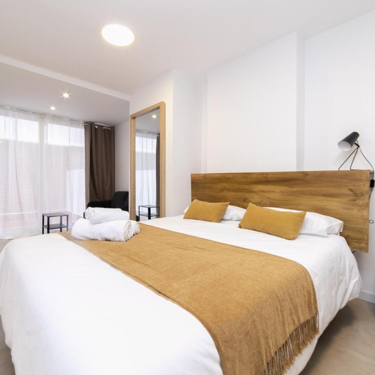 Regency VII - Ferga Suites - Deluxe King Studio - 2