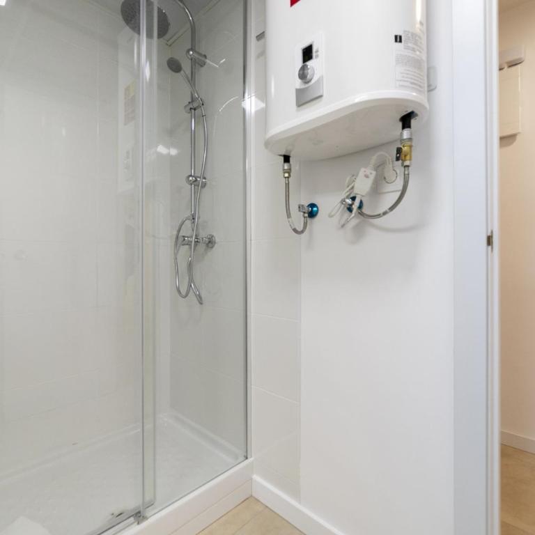 Regency VII - Ferga Suites - Deluxe King Studio - 14
