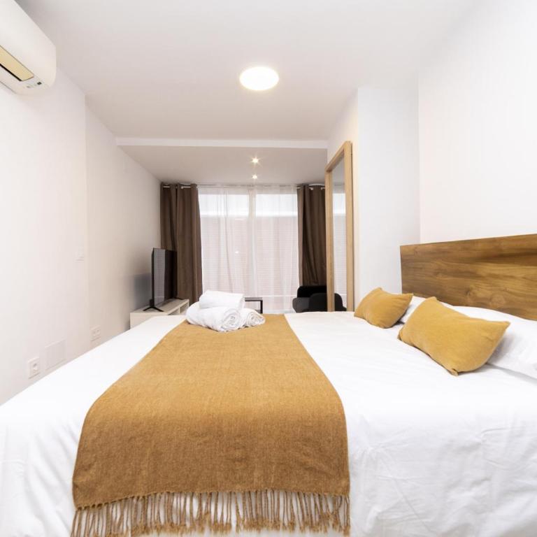 Regency VII - Ferga Suites - Deluxe King Studio - 3