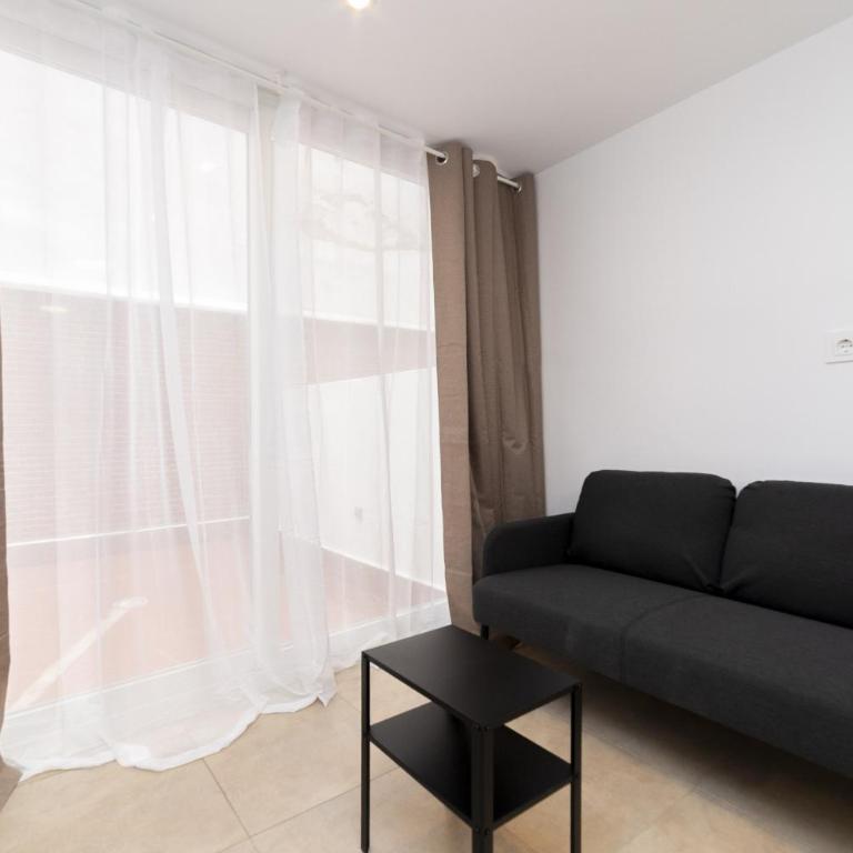 Regency VII - Ferga Suites - Deluxe King Studio - 18