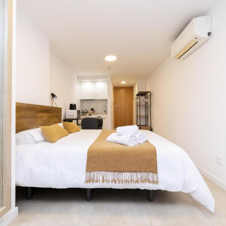 Regency VII - Ferga Suites - Deluxe King Studio - 22