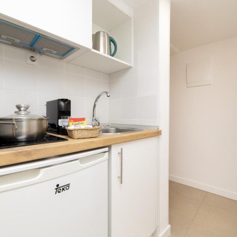 Regency VIII - Ferga Suites - Deluxe King Studio - 8