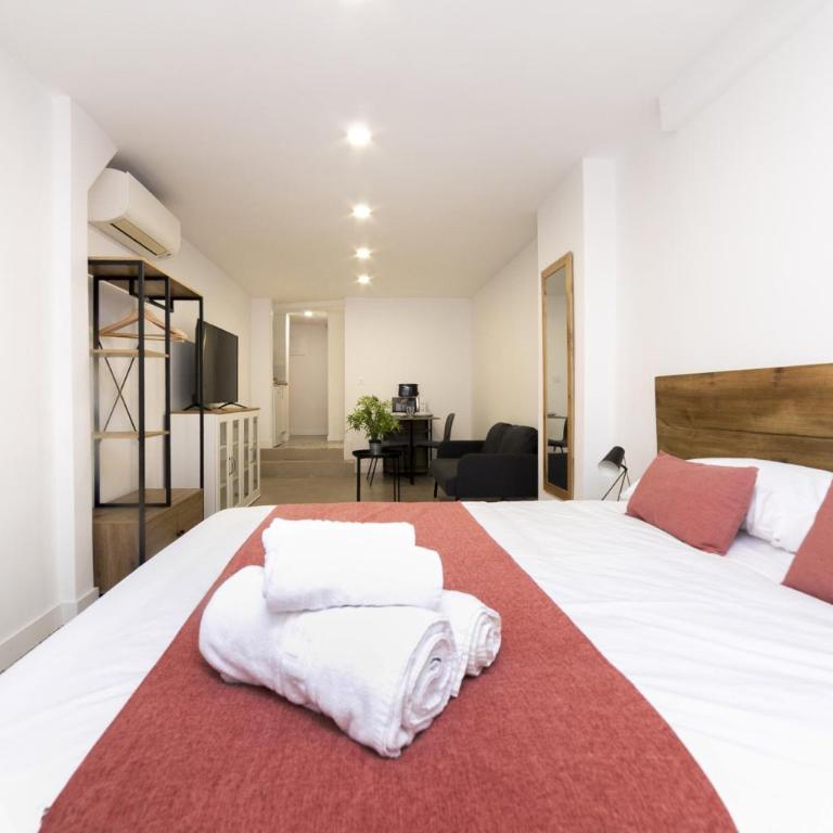Regency VIII - Ferga Suites - Deluxe King Studio - 18