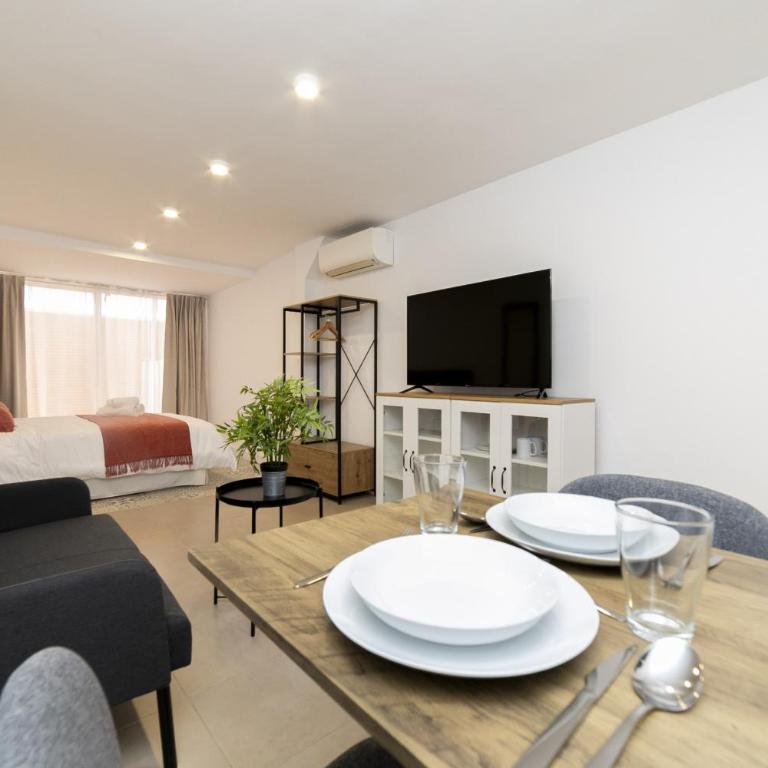 Regency VIII - Ferga Suites - Deluxe King Studio - 7