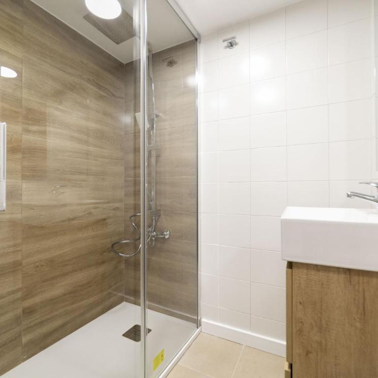 Regency VIII - Ferga Suites - Deluxe King Studio - 15