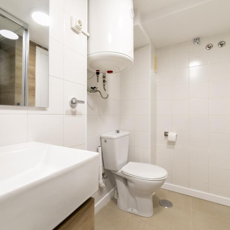 Regency VIII - Ferga Suites - Deluxe King Studio - 31