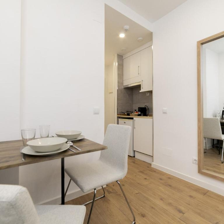 Luxury III - Ferga Suites - Estudio Deluxe con cama grande - 10