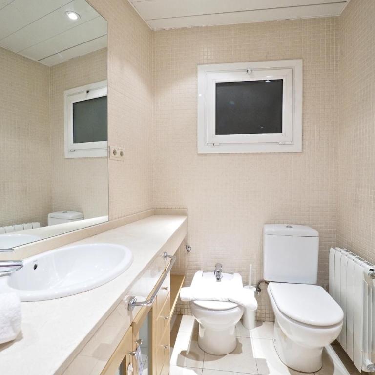 S4D Park Güell - Three-Bedroom Apartment - 20