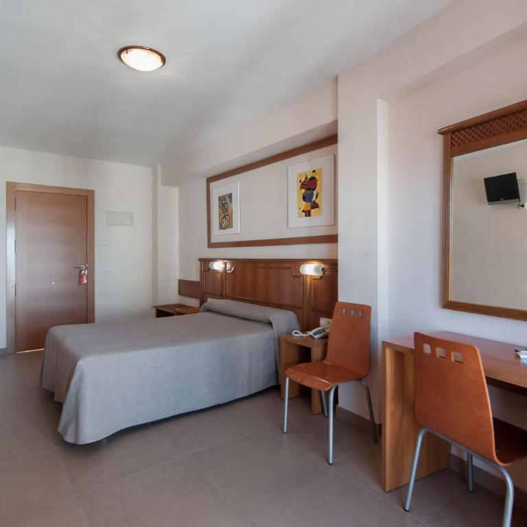 Hotel San Luis - Doppel-/Zweibettzimmer mit eigener Terrasse - 2