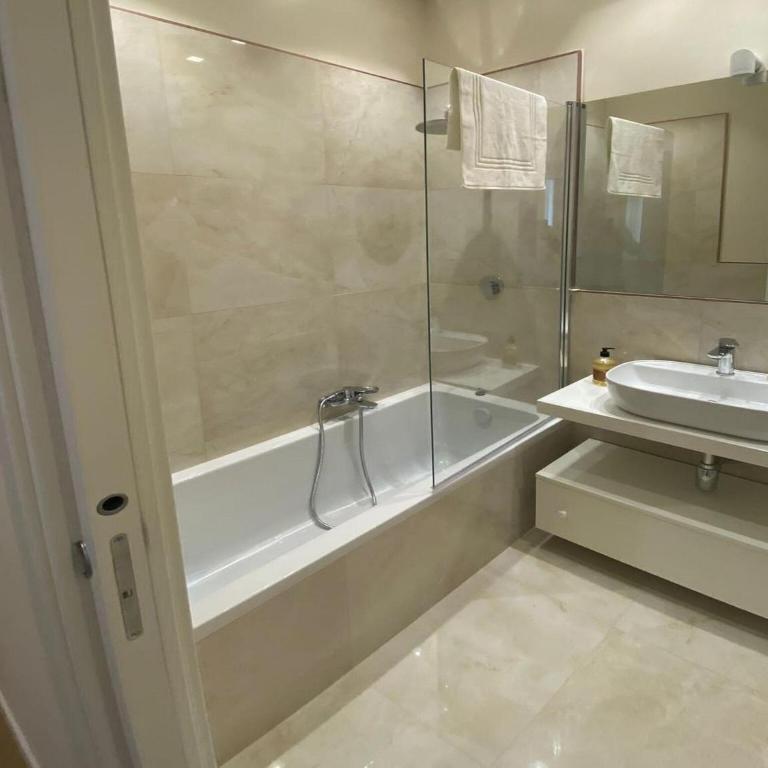 Holiday Home in Reggio Calabria near Beach - Casa Vacanze con 3 Camere da Letto - 8