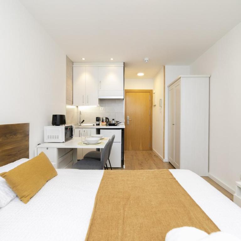 Luxury VI - Ferga Suites - Deluxe King Studio - 14