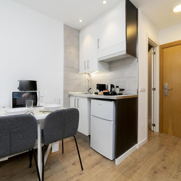 Luxury VI - Ferga Suites - Deluxe King Studio - 22