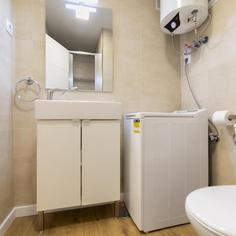 Luxury VI - Ferga Suites - Deluxe King Studio - 23