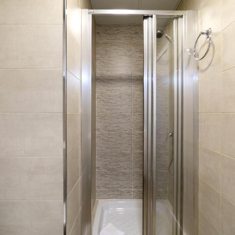 Luxury VI - Ferga Suites - Deluxe King Studio - 30