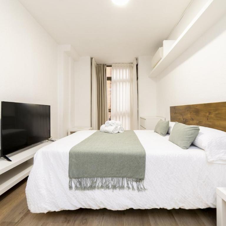 Luxury XV - Ferga Suites - Deluxe King Studio - 5