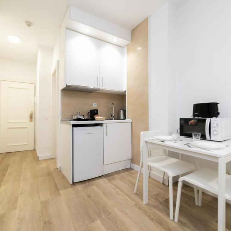 Luxury XV - Ferga Suites - Deluxe King Studio - 15