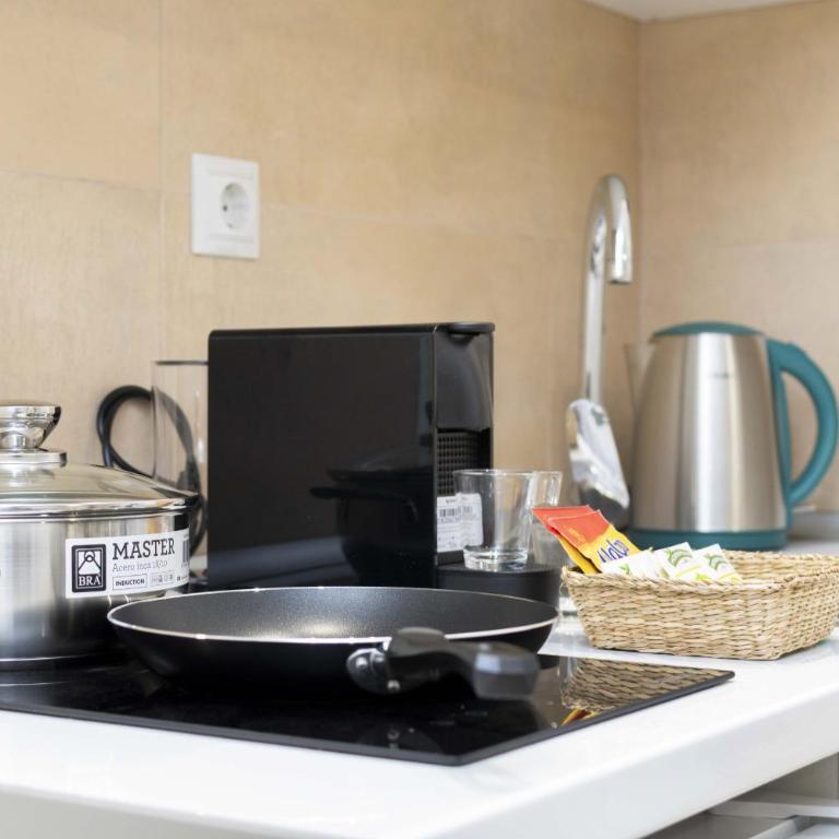 Luxury XV - Ferga Suites - Deluxe King Studio - 26