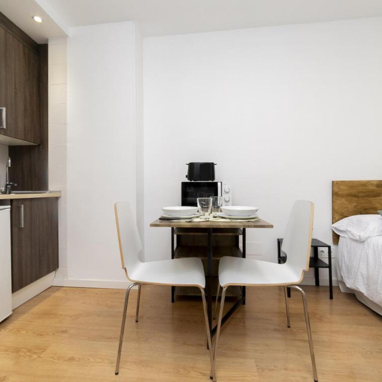 Luxury IV - Ferga Suites - Deluxe King Studio - 6