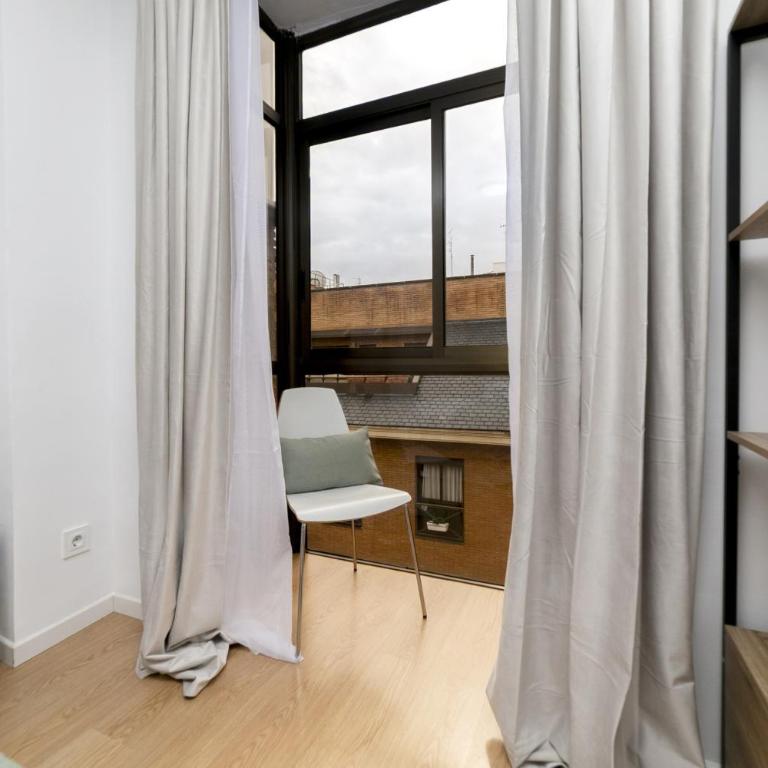 Luxury IV - Ferga Suites - Deluxe King Studio - 19