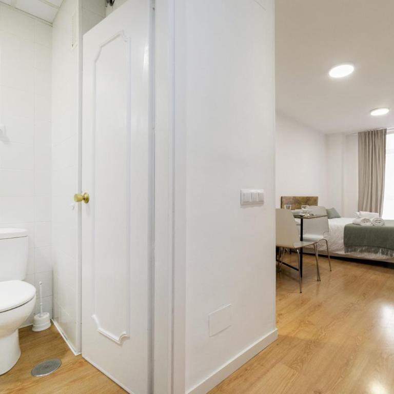 Luxury IV - Ferga Suites - Deluxe King Studio - 28