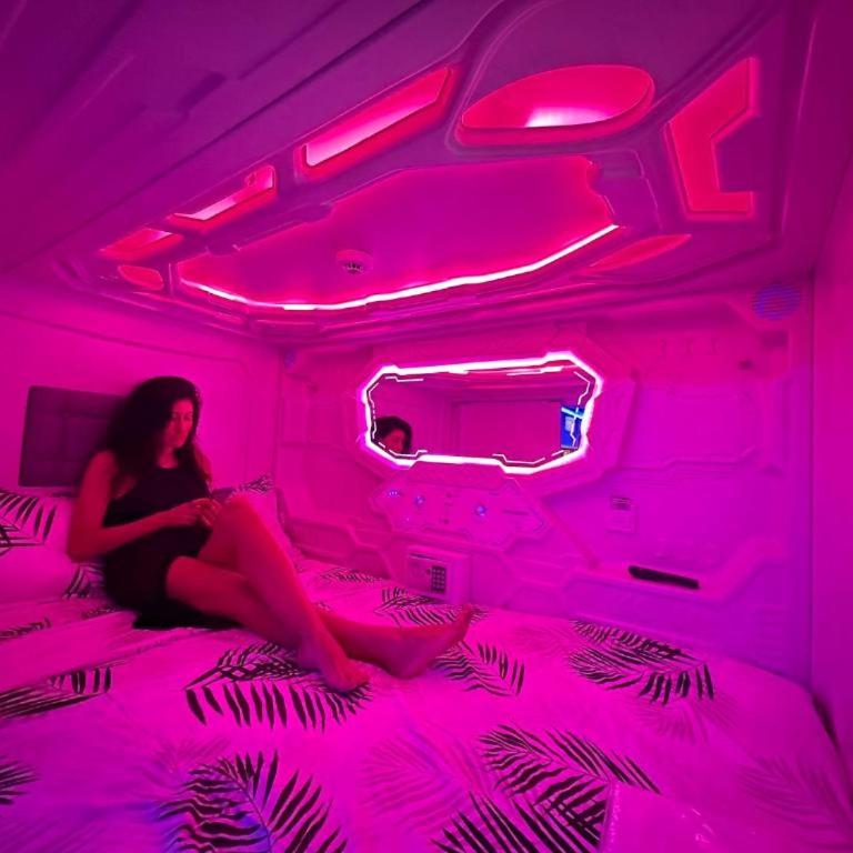 GOOD VIBES ONLY Capsule Hostel Malaga - Cápsula Doble en habitación compartida mixta - 4