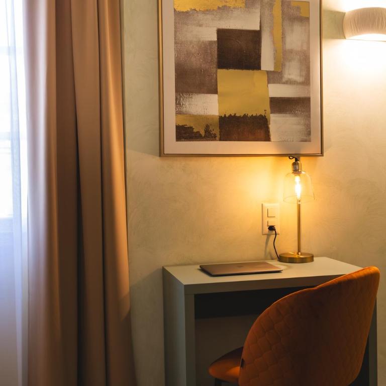 Palazzo Canetti Locarno - Piazza Grande - Suites & Rooms - Easy Self Check-In - Camera Matrimoniale su 2 Livelli - 9