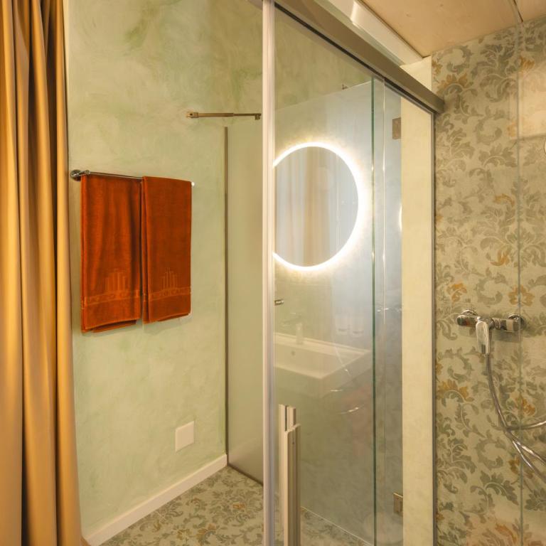 Palazzo Canetti Locarno - Piazza Grande - Suites & Rooms - Easy Self Check-In - Junior Suite su 2 Livelli - 12