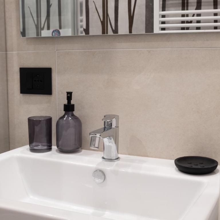 UNA Room - Camera Matrimoniale con Bagno Privato - 6