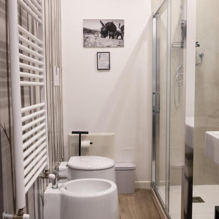 UNA Room - Camera Matrimoniale con Bagno Privato - 7