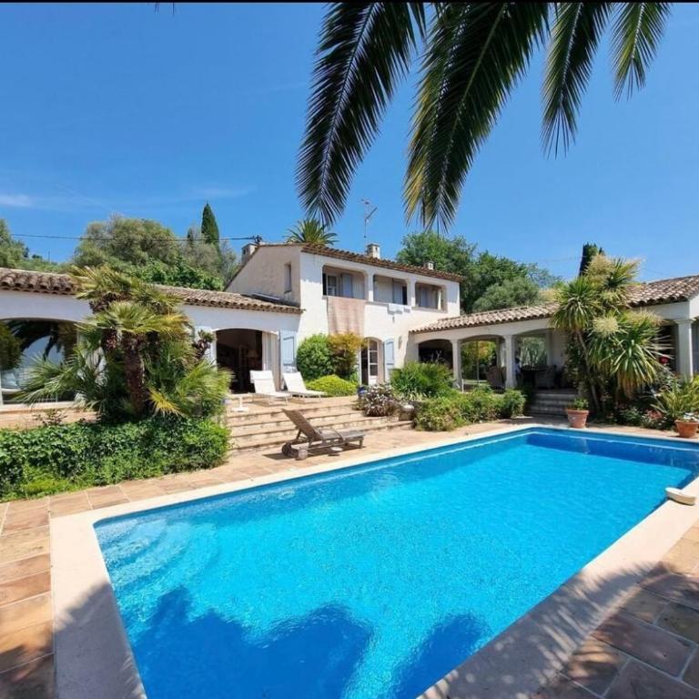 Villa paisible - Villa 3 Chambres - 24