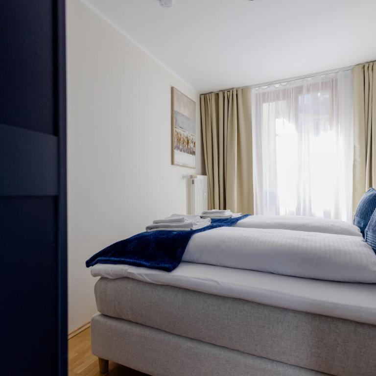 Lumen Homes - Altstadt-Residenz, direkt im Zentrum, geräumiges Apartment mit 5 Zimmern, Küche - Three-Bedroom Apartment - 37