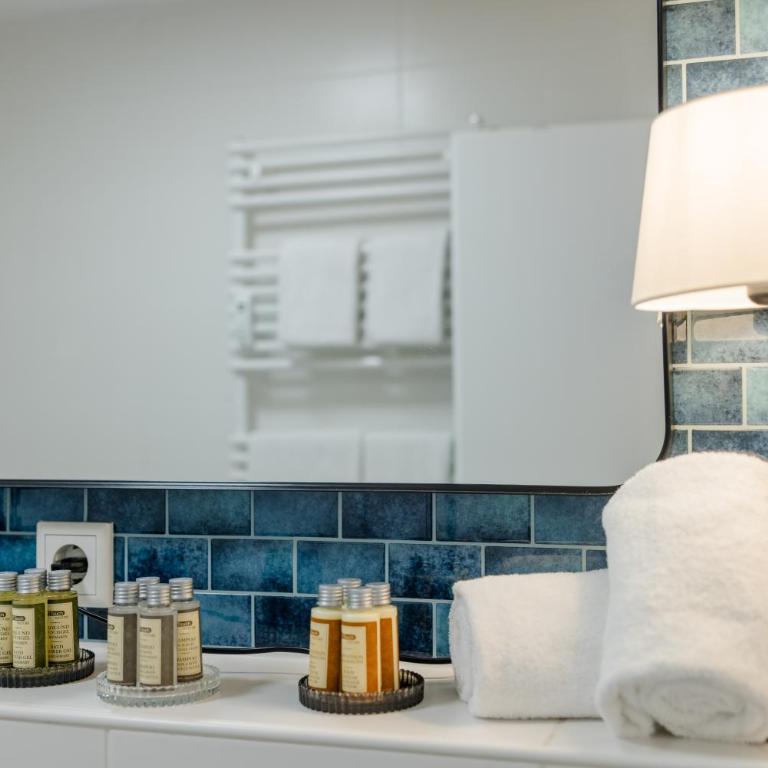 Lumen Homes - Altstadt-Residenz, direkt im Zentrum, geräumiges Apartment mit 5 Zimmern, Küche - Three-Bedroom Apartment - 42