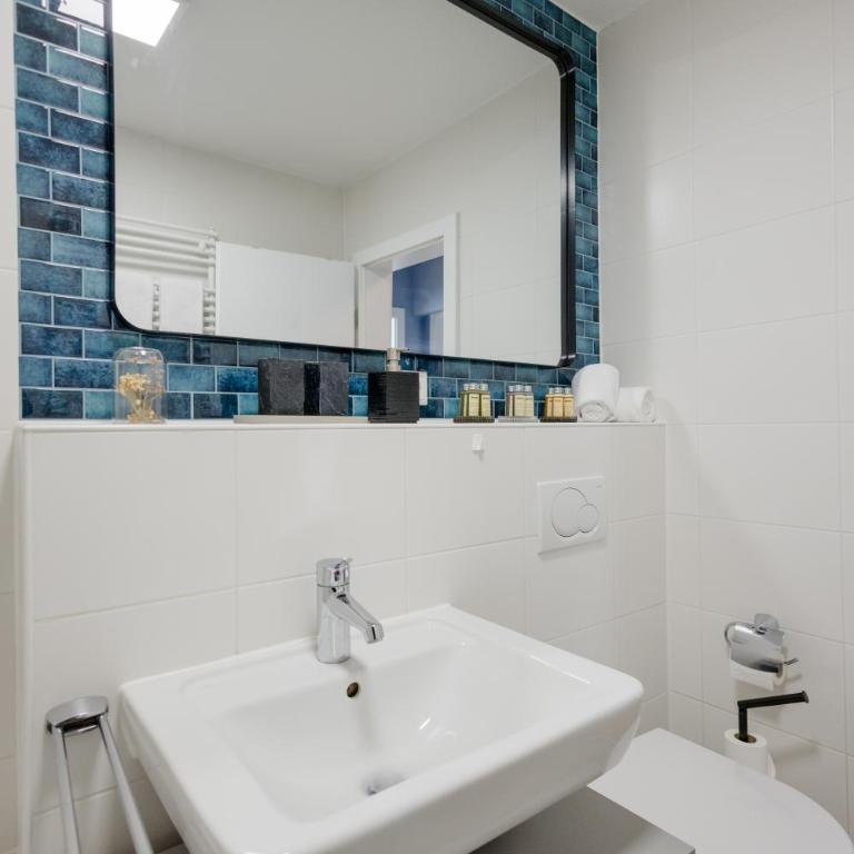 Lumen Homes - Altstadt-Residenz, direkt im Zentrum, geräumiges Apartment mit 5 Zimmern, Küche - Three-Bedroom Apartment - 41