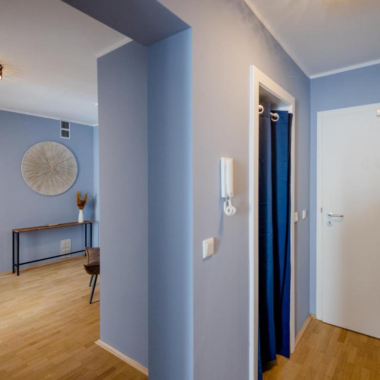 Lumen Homes - Altstadt-Residenz, direkt im Zentrum, geräumiges Apartment mit 5 Zimmern, Küche - Three-Bedroom Apartment - 83