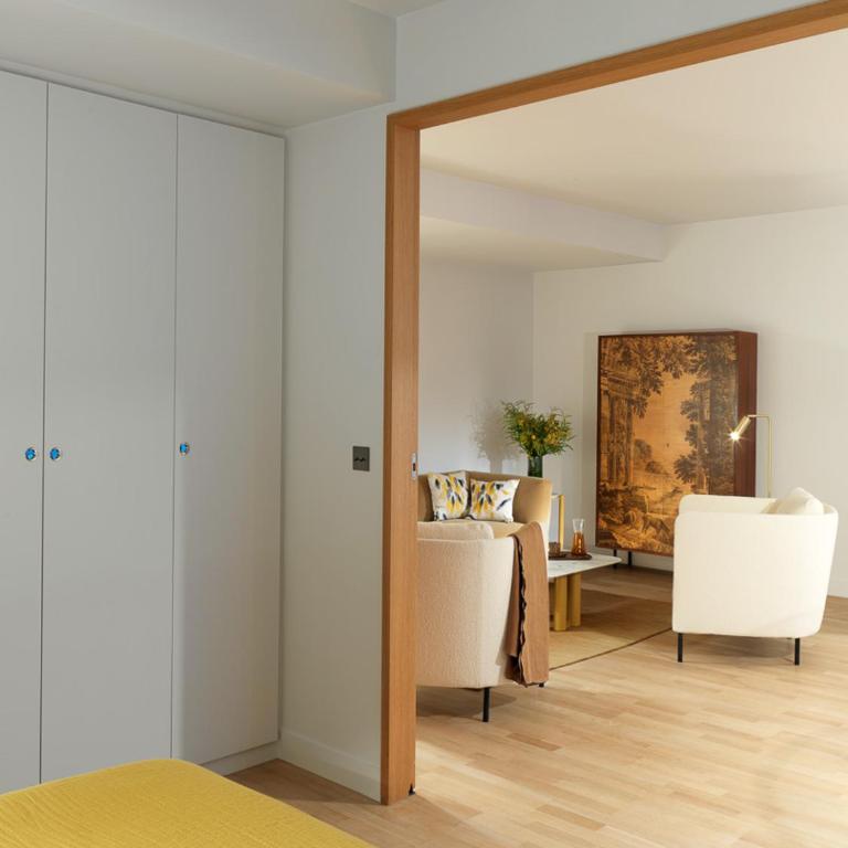 Hotel de Pourtales - Two-Bedroom Apartment with City View - 4