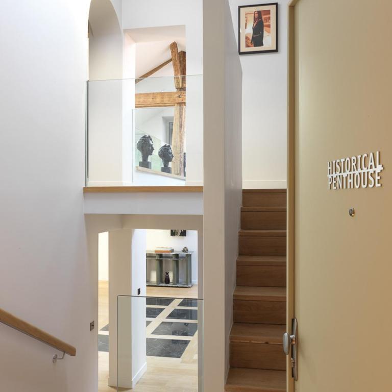 Hotel de Pourtales - Three-Bedroom Loft Apartment - 11