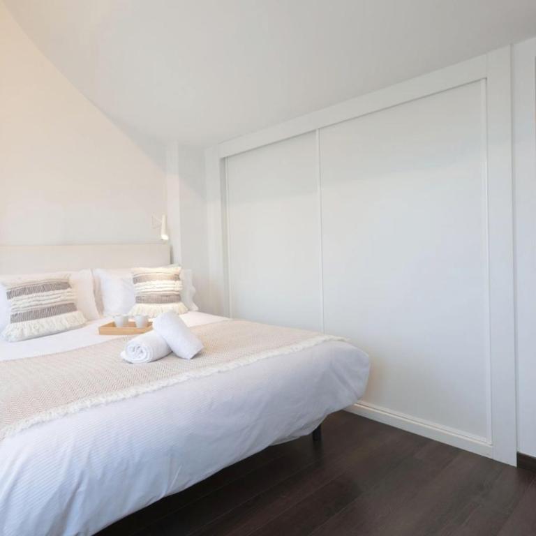 Inmyhome Bib Rambla I - Three-Bedroom Deluxe Apartment - 8