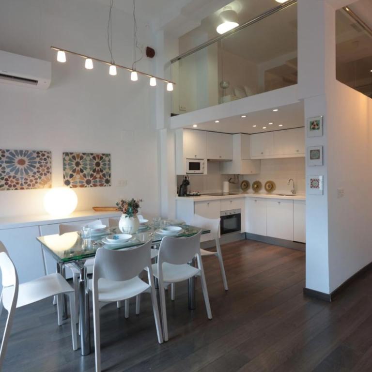 Inmyhome Bib Rambla I - Three-Bedroom Deluxe Apartment - 26