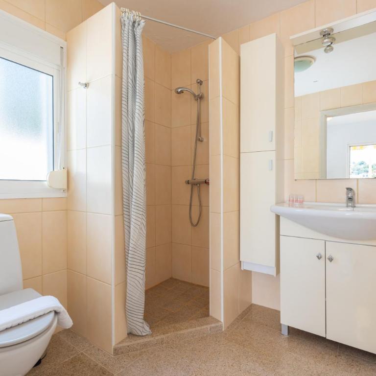 Casa Torremuelle II - Townhouse with private Pool & BBQ near Playa Bonita - Four-Bedroom Apartment - 21