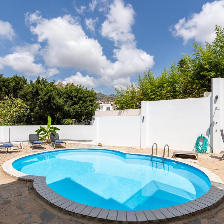 Casa Torremuelle II - Townhouse with private Pool & BBQ near Playa Bonita - Four-Bedroom Apartment - 24