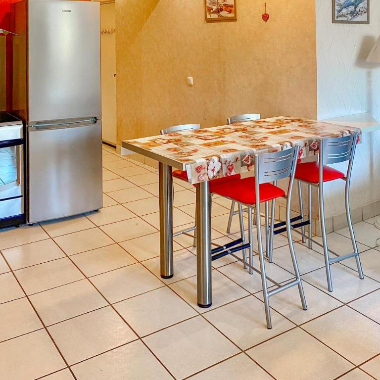1 Bedroom Amazing Apartment In La Bourboule - Appartement 1 Chambre - 11