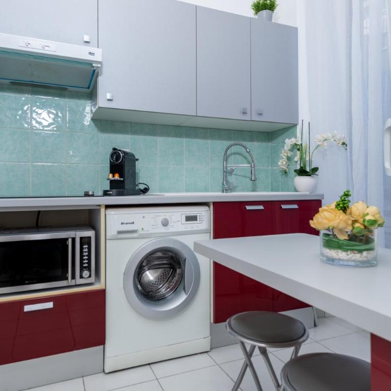 Iconic Central Flat - Studio - 9