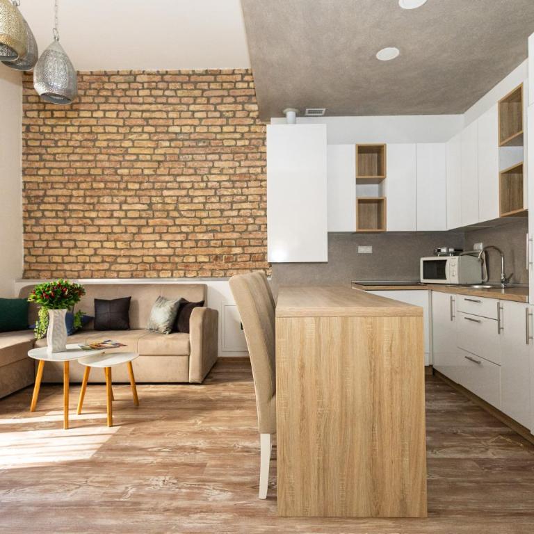 Spacious & Minimalistic Apartment in Downtown - Three-Bedroom Apartment - 3