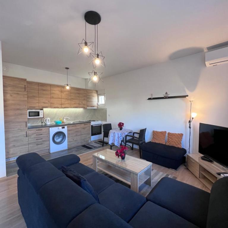 Oasis Royal Apartments - Two-Bedroom Deluxe Apartment with Garden View - 9