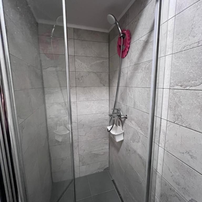Oasis Royal Apartments - Two-Bedroom Deluxe Apartment with Garden View - 5