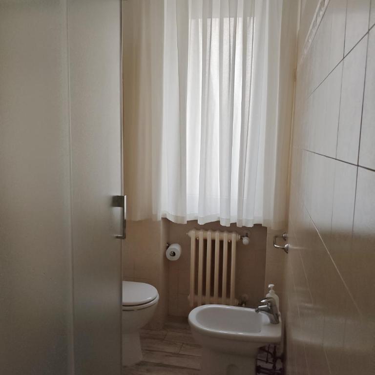 Daisy - Camera Singola con Bagno Privato - 2