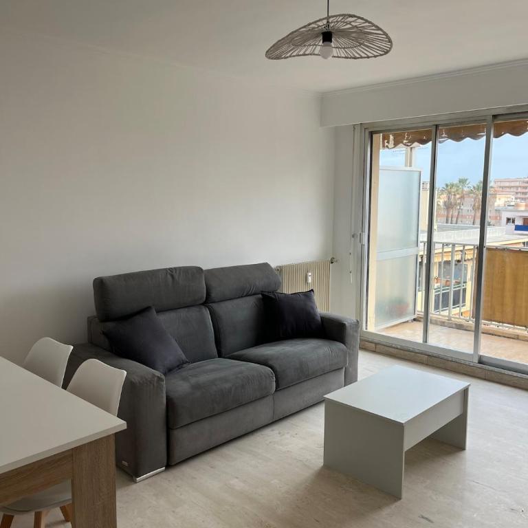 Studio dernier étage rénové - Appartement 1 Chambre - 1