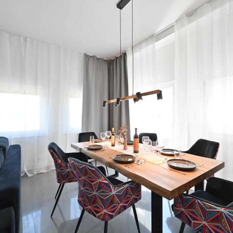 Yello Homes - Luxus Loft für bis zu 7 Personen nähe Airport & Messe, Tischfußball & Whirlpool - Appartamento con 2 Camere da Letto - 8