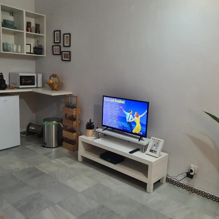 Habitaciones Casa Sevillana Centro - Estudio con cama extragrande y sofá cama - 2